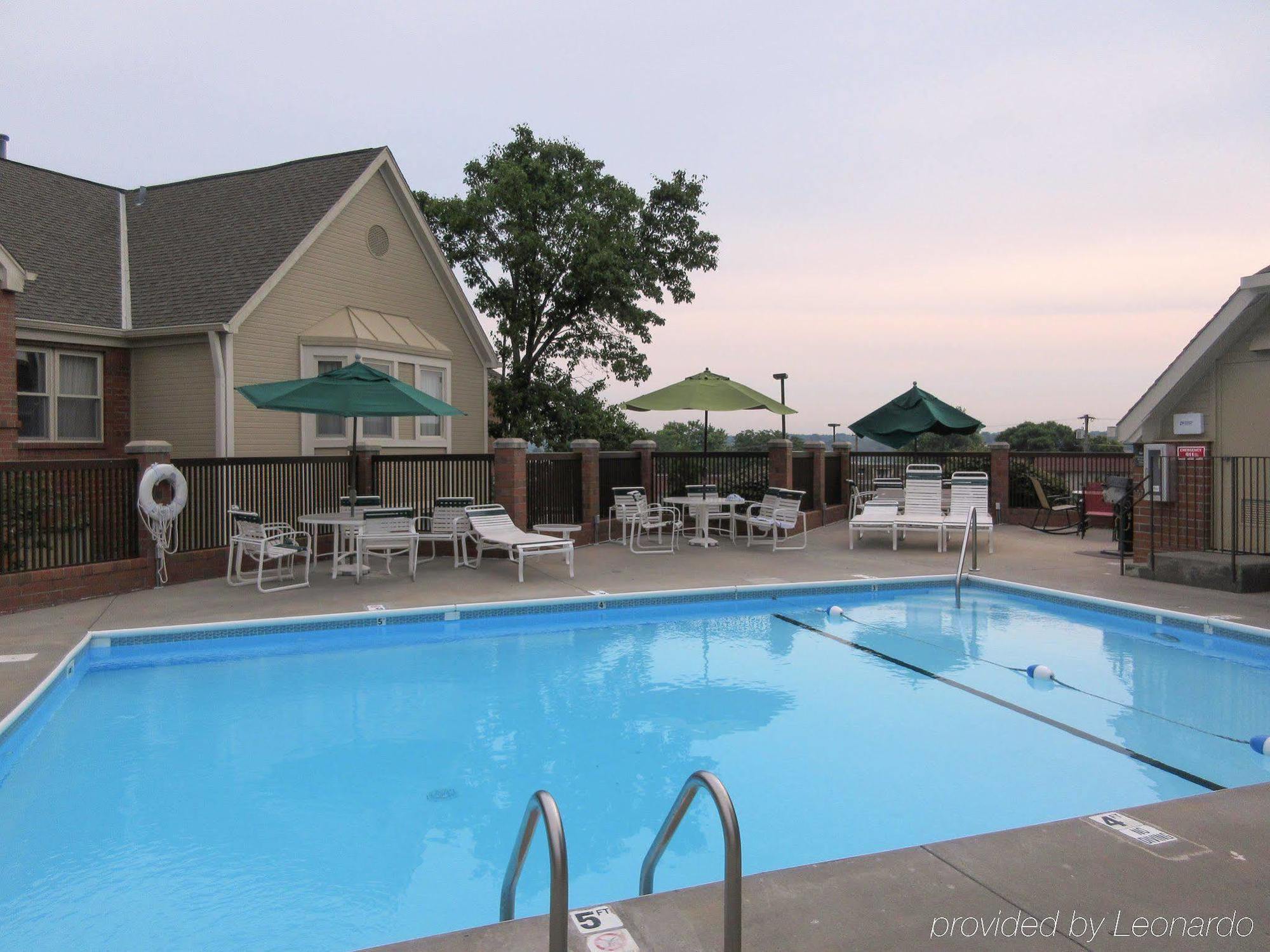 Suburban Extended 3* Omaha